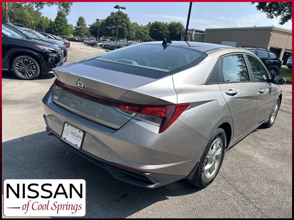 2023 Hyundai Elantra SE