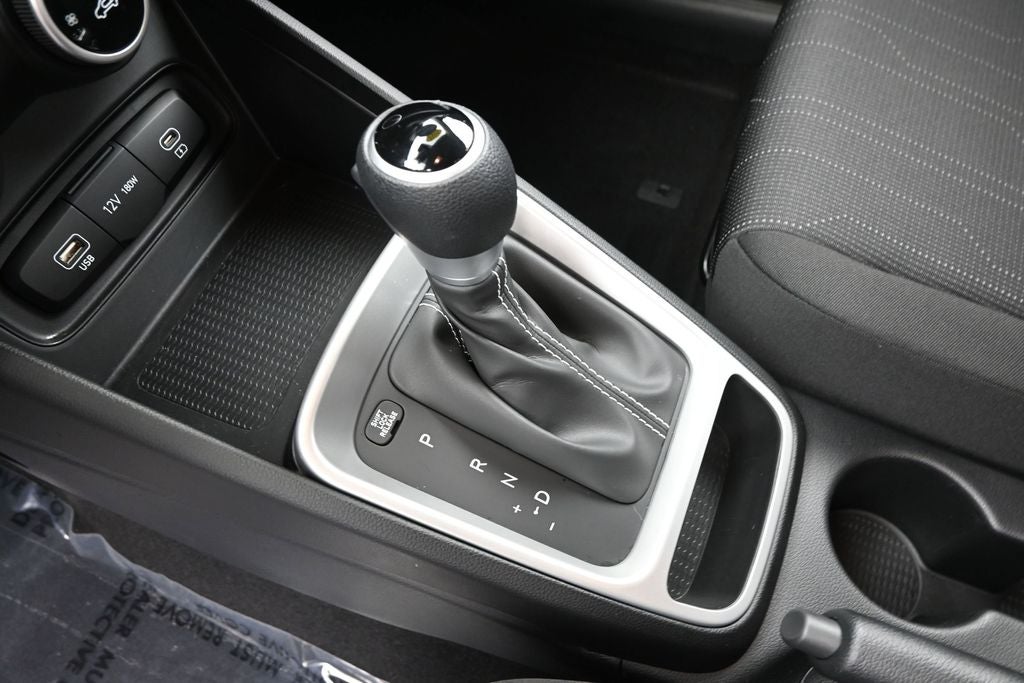 2025 Hyundai Venue SE