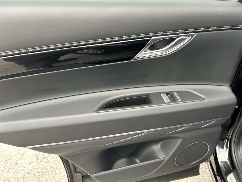 2025 Genesis GV80 Standard