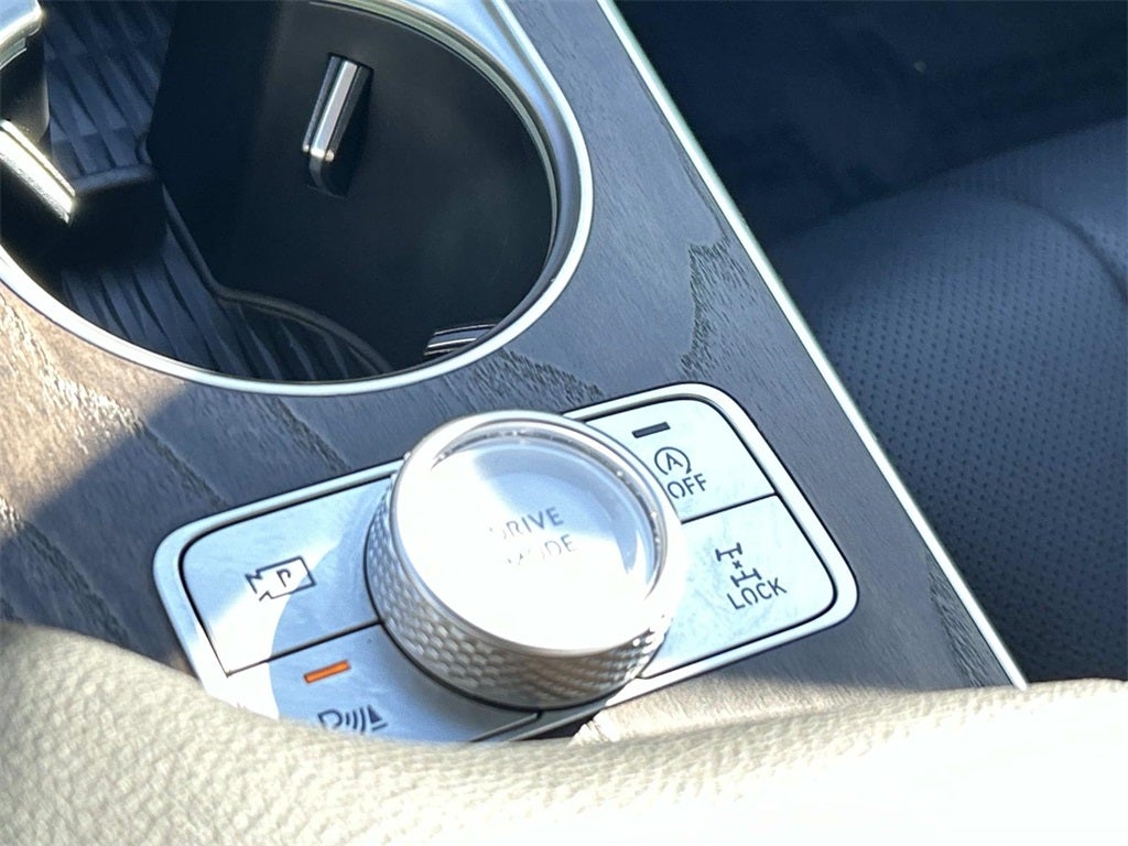 2025 Genesis GV80 Select