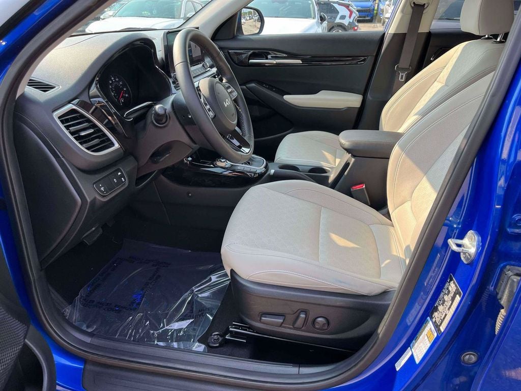 2023 Kia Seltos EX