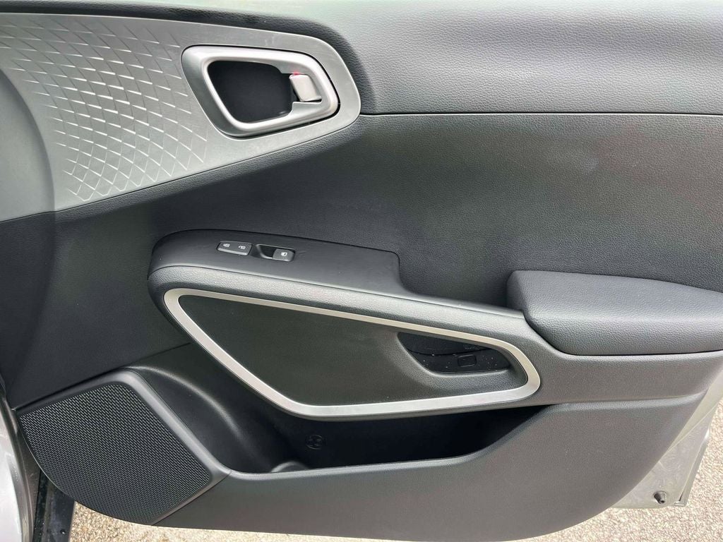2025 Kia Soul Base