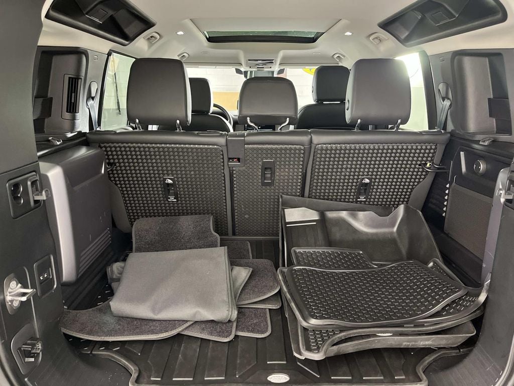 2023 Land Rover Defender 110 SE