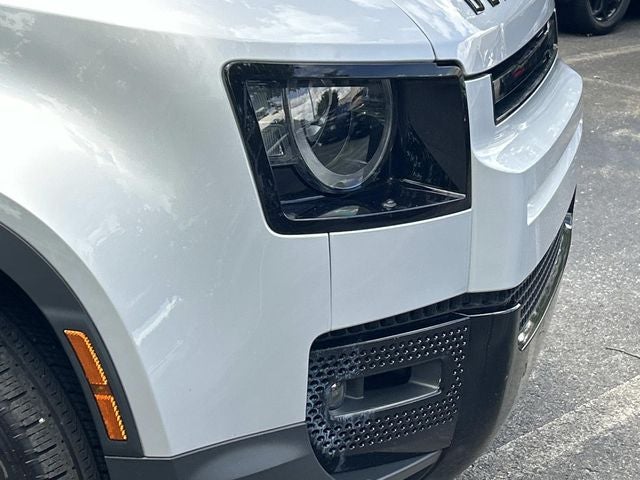 2024 Land Rover Defender 110 SE