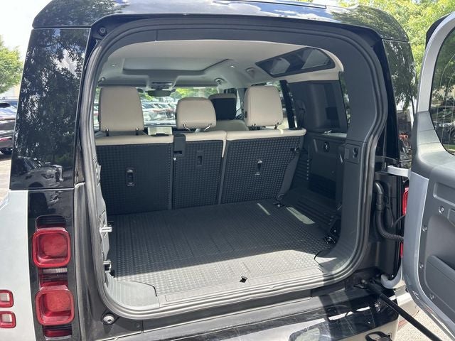 2024 Land Rover Defender 110 SE