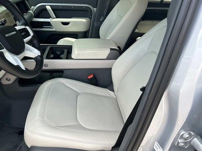2024 Land Rover Defender 110 SE