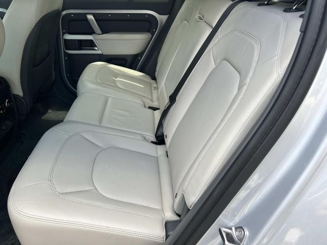 2024 Land Rover Defender 110 SE