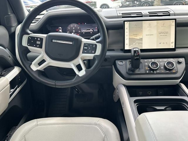 2024 Land Rover Defender 110 SE