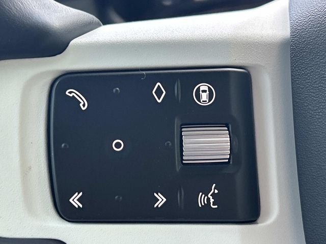 2024 Land Rover Defender 110 SE