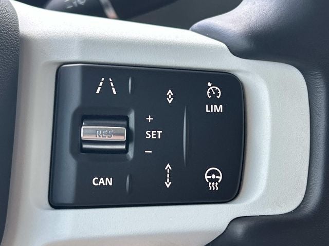 2024 Land Rover Defender 110 SE