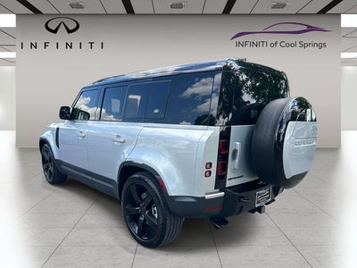 2024 Land Rover Defender 110 SE