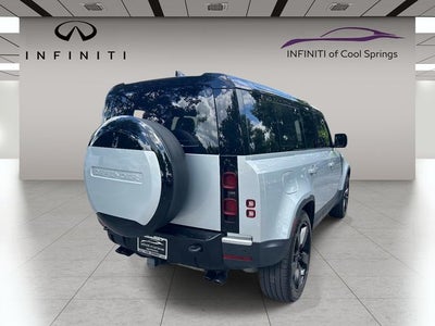 2024 Land Rover Defender 110 SE