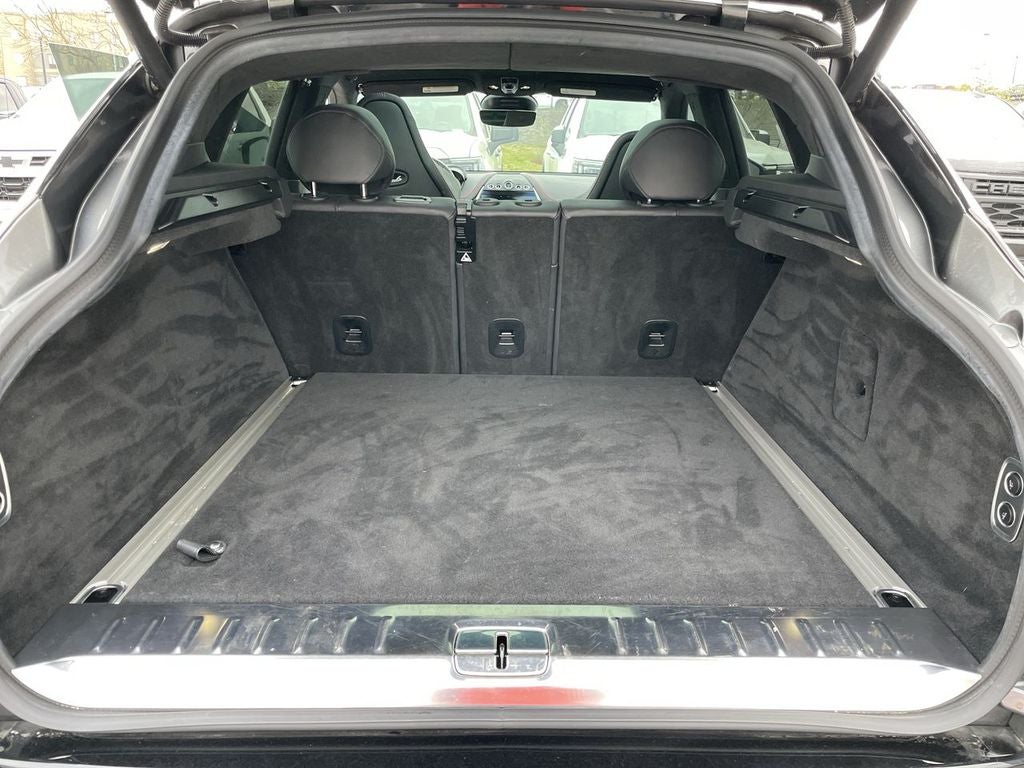 2022 Aston Martin DBX Base