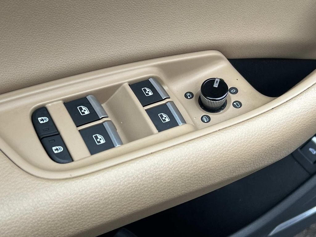 2019 Audi Q8 Premium Plus