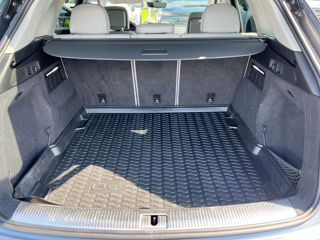 2022 Audi Q5 S line Prestige