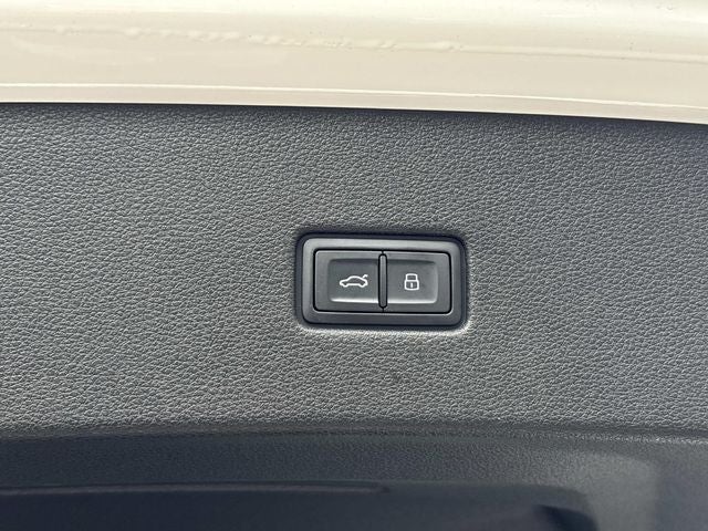 2023 Audi Q8 55 Prestige quattro