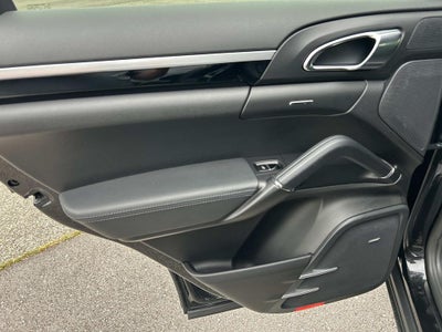 2014 Porsche Cayenne Platinum Edition