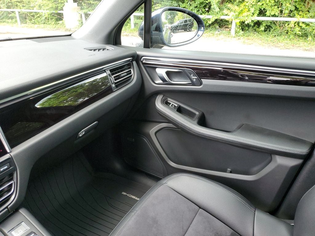 2021 Porsche Macan Base