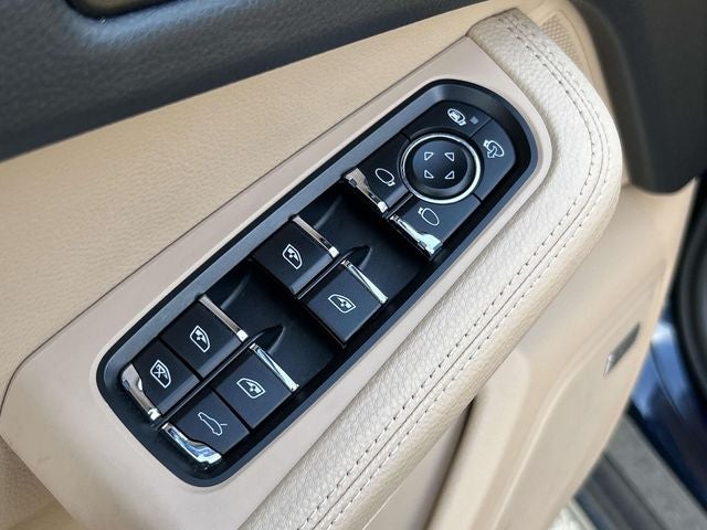 2021 Porsche Macan Base