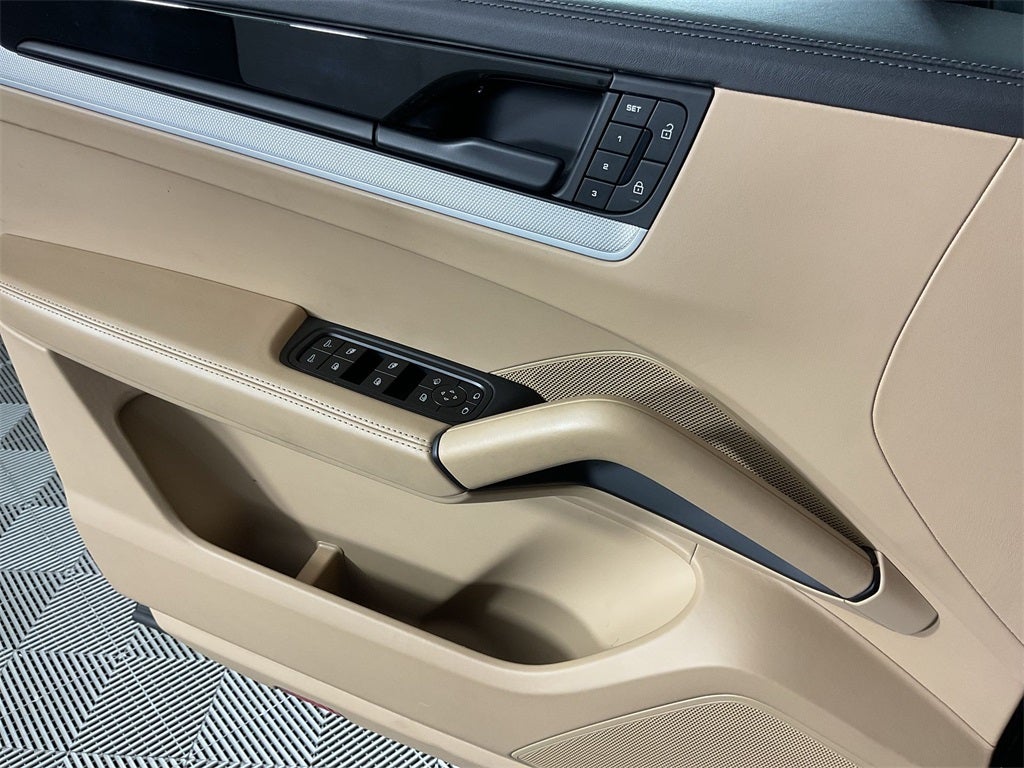 2024 Porsche Cayenne Base