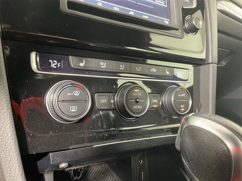 2017 Volkswagen Golf R Base 4Motion