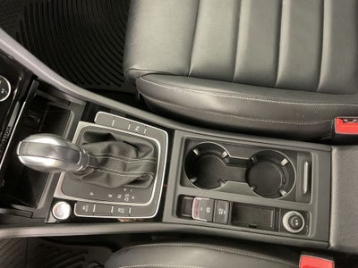 2017 Volkswagen Golf R Base 4Motion