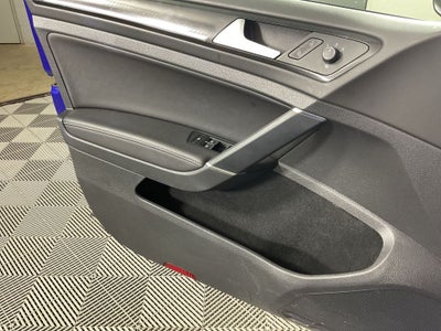 2017 Volkswagen Golf R Base 4Motion