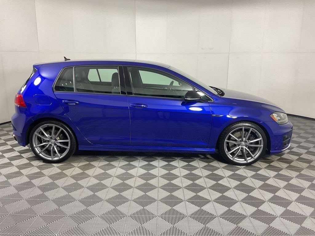 2017 Volkswagen Golf R Base 4Motion