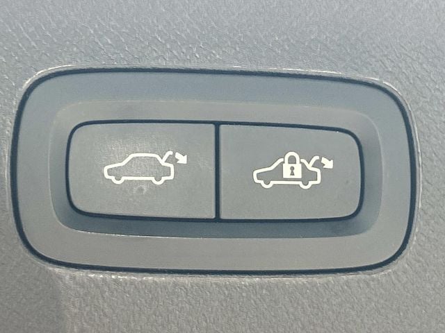 2024 Volvo XC90 B6 Plus Bright Theme
