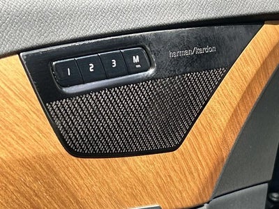 2024 Volvo XC90 B6 Plus Bright Theme