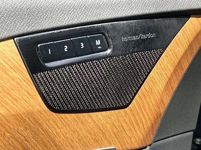 2024 Volvo XC90 B6 Plus Bright Theme