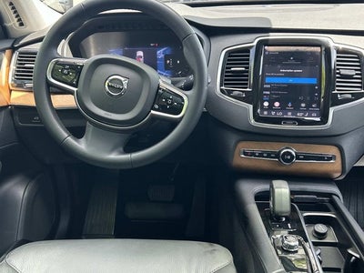 2024 Volvo XC90 B6 Plus Bright Theme