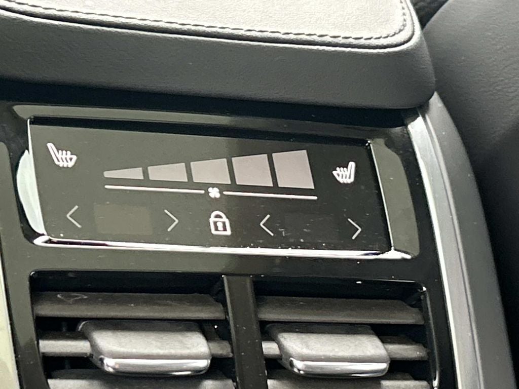 2025 Volvo XC90 Plus