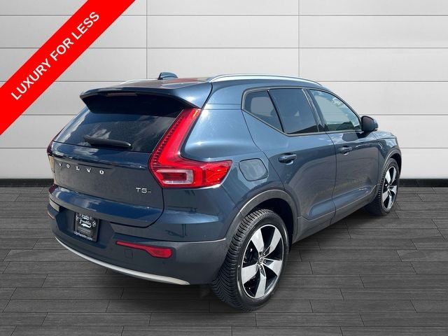 2021 Volvo XC40 Momentum