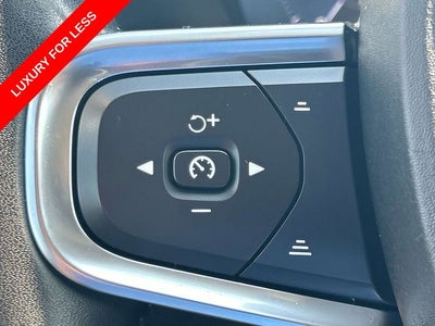 2021 Volvo XC40 Momentum
