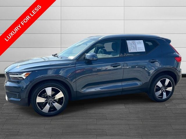 2021 Volvo XC40 Momentum