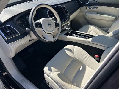 2020 Volvo XC90 Momentum