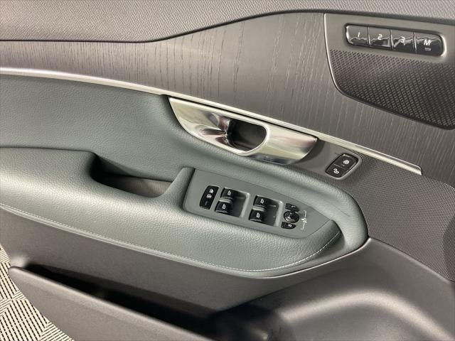 2020 Volvo XC90 T6 Momentum