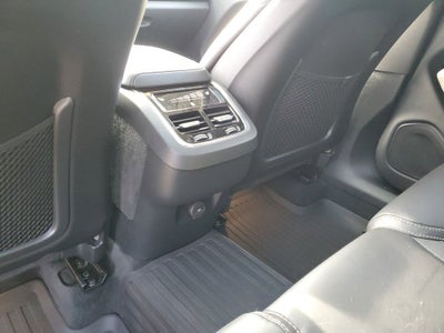 2024 Volvo XC60 B5 Ultimate Dark Theme