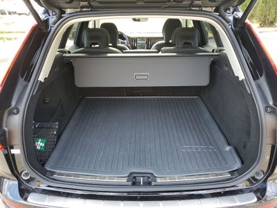 2024 Volvo XC60 B5 Ultimate Dark Theme