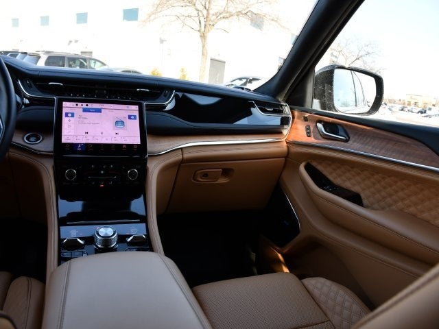 2025 Jeep Grand Cherokee Summit