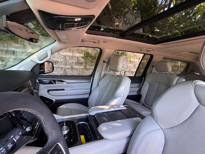 2023 Jeep Wagoneer Series III