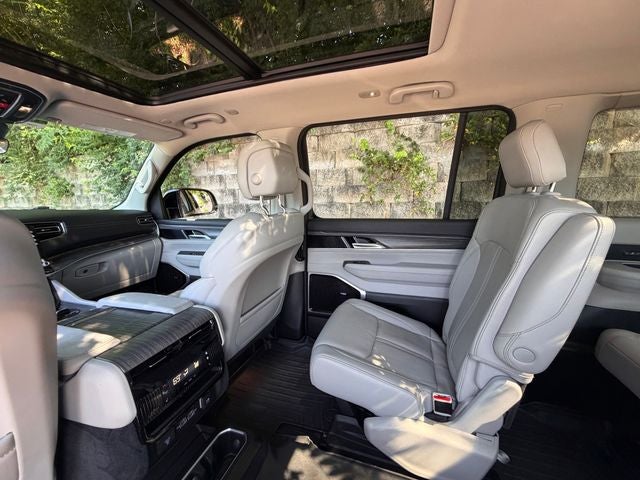 2023 Jeep Wagoneer Series III