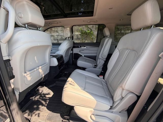 2023 Jeep Wagoneer Series III