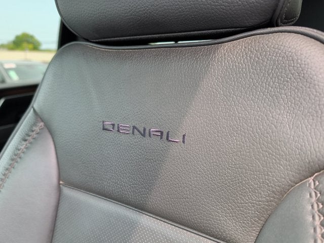 2025 GMC Sierra 2500HD Denali