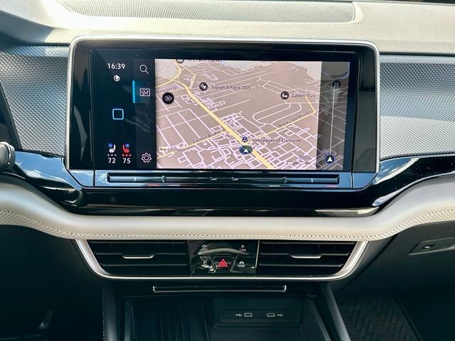 2025 Volkswagen Atlas Cross Sport 2.0T SEL Premium R-Line