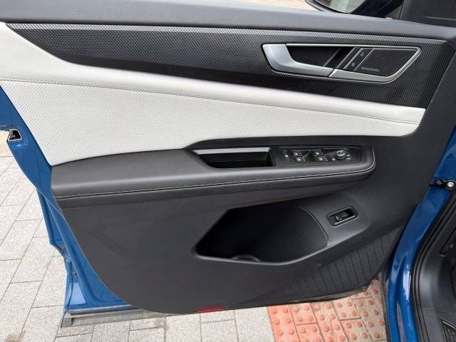 2025 Volkswagen Atlas Cross Sport 2.0T SEL Premium R-Line