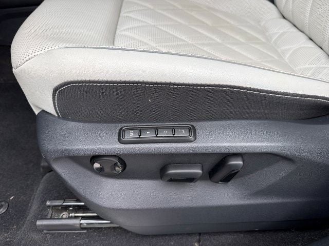 2025 Volkswagen Atlas Cross Sport 2.0T SEL Premium R-Line