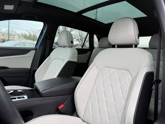 2025 Volkswagen Atlas Cross Sport 2.0T SEL Premium R-Line