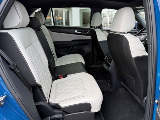 2025 Volkswagen Atlas Cross Sport 2.0T SEL Premium R-Line